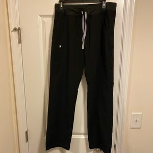 Gently worn. Figs Black Cade Scrub Pants. size Medium Tall